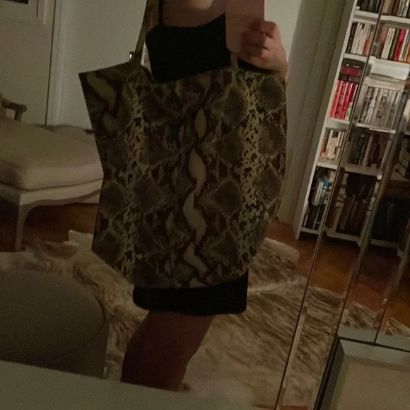 Large Python Print Tote - Picture 8 of 8